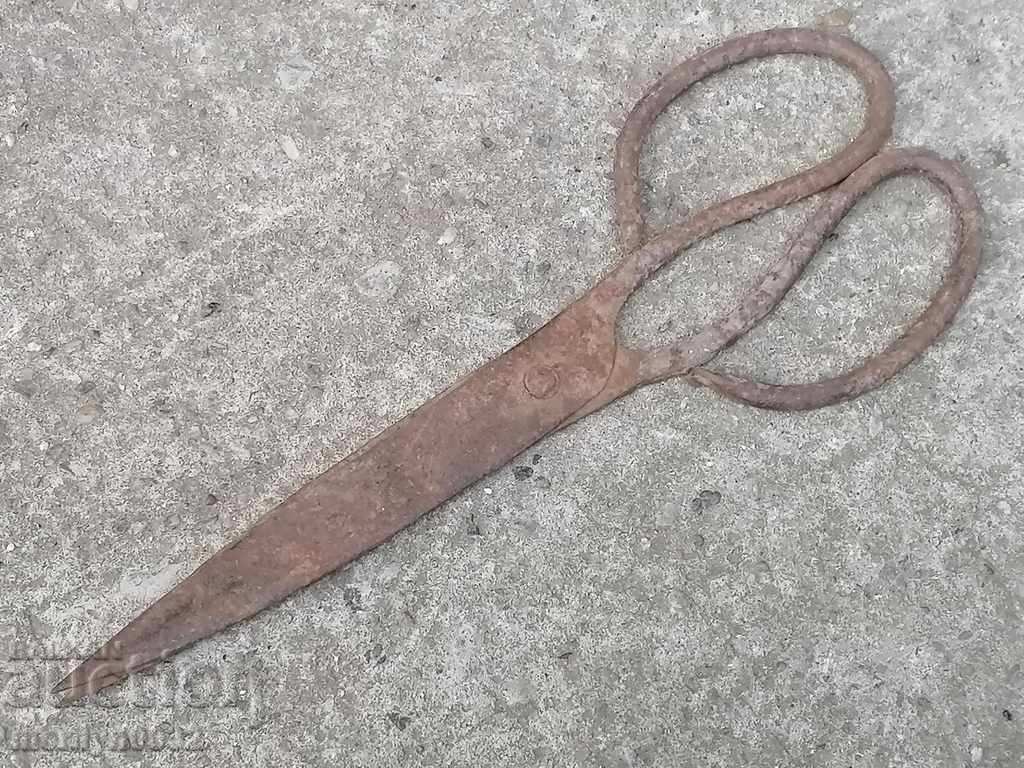 Wrought iron scissors old wrought iron scissors with price 42.00 BGN | € 21.47 Wrought iron scissors old wrought iron scissors with price 42.00 BGN | € 21.47
