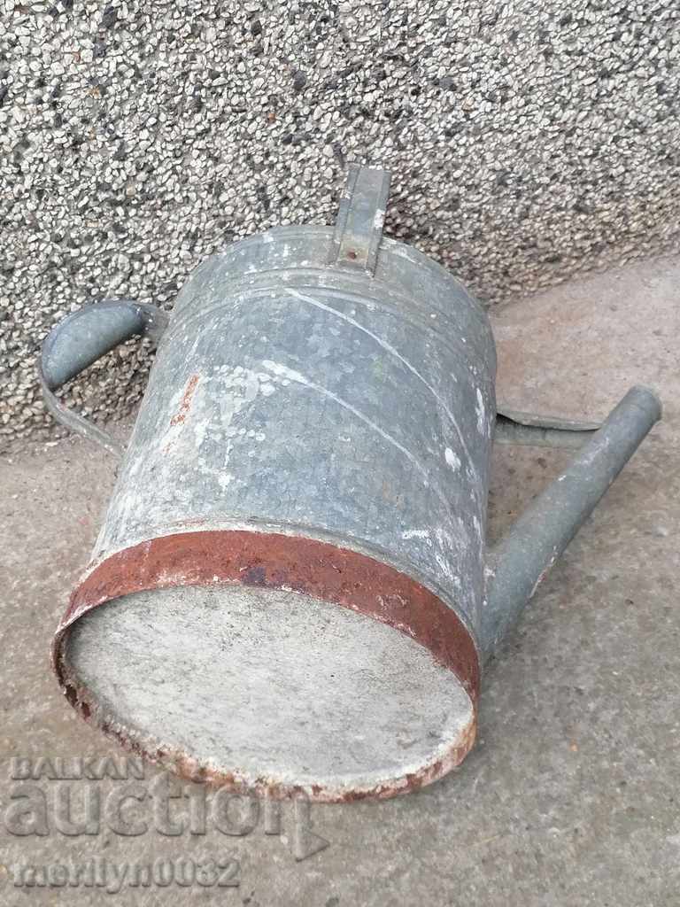 Delivery of Old metal can, galvanized tube, bucket, pot Delivery of Old metal can, galvanized tube, bucket, pot