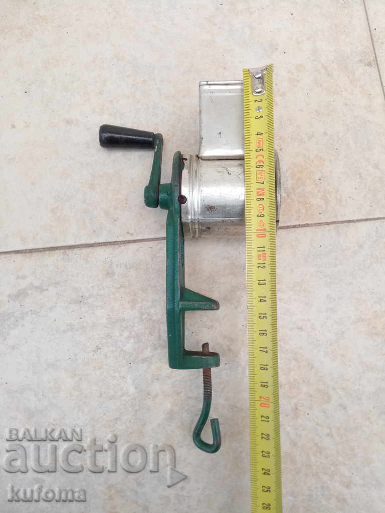 Παράδοση Παλιά μηχανή για καρύδια