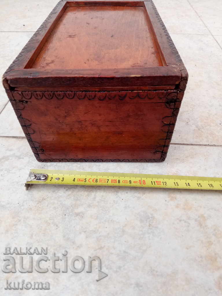 Auction Old wooden box Auction Old wooden box