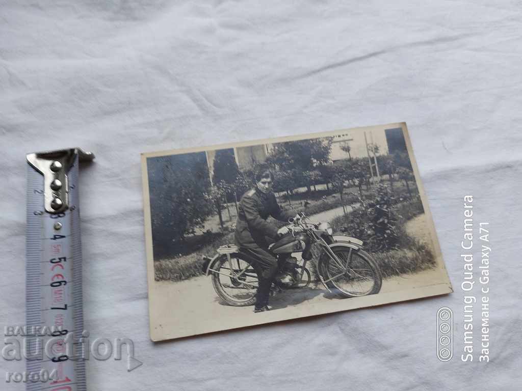 Auction  BULGARIAN OFFICER - MOTOR - WW II