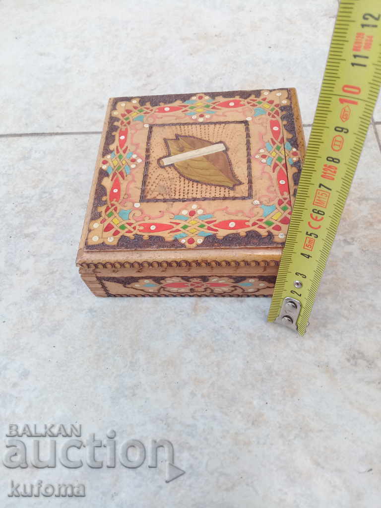 Auction Old wooden box Auction Old wooden box