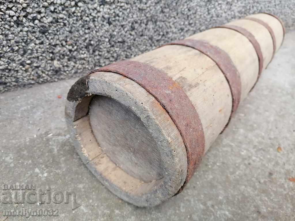 Auction  Butter churn, wood, wooden