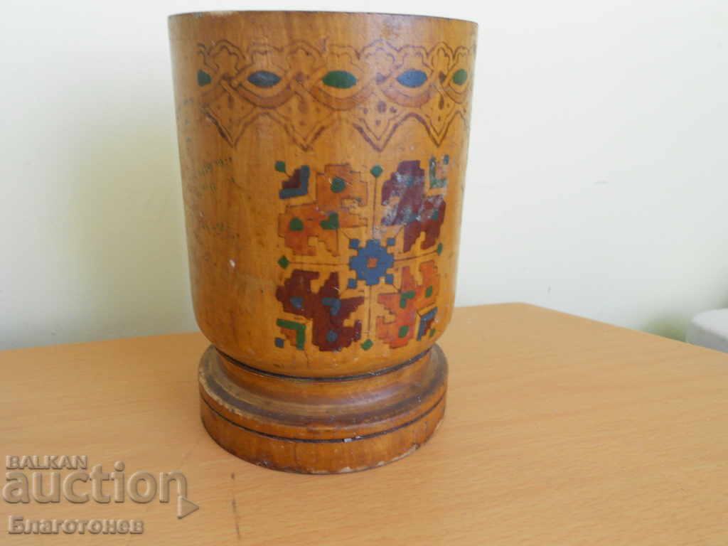 Auction Old wooden mortar Auction Old wooden mortar