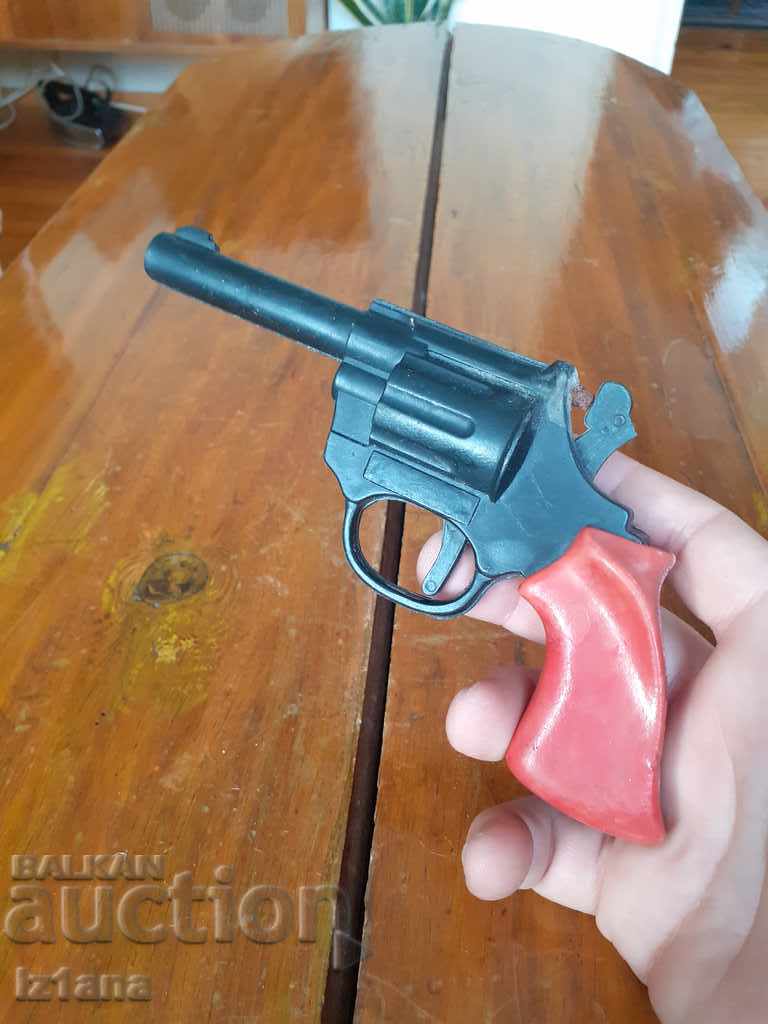 Old Kid's Gun with price 4.00 BGN | € 2.05 Old Kid's Gun with price 4.00 BGN | € 2.05