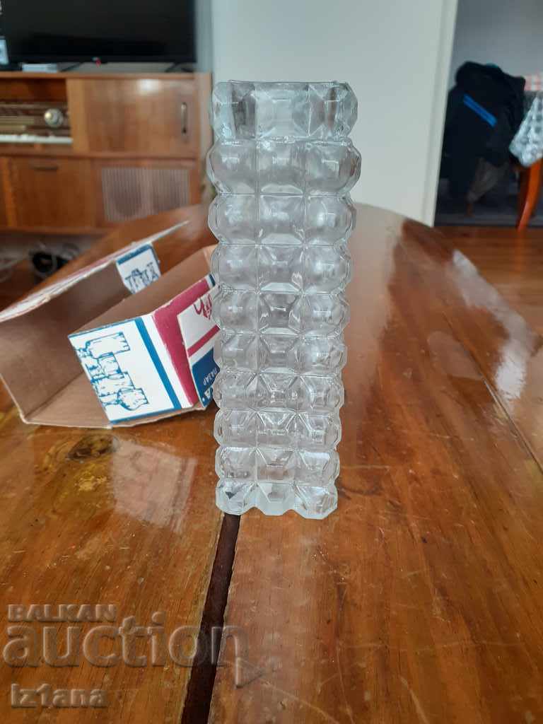 An old glass vase with price 15.00 BGN | € 7.67 An old glass vase with price 15.00 BGN | € 7.67