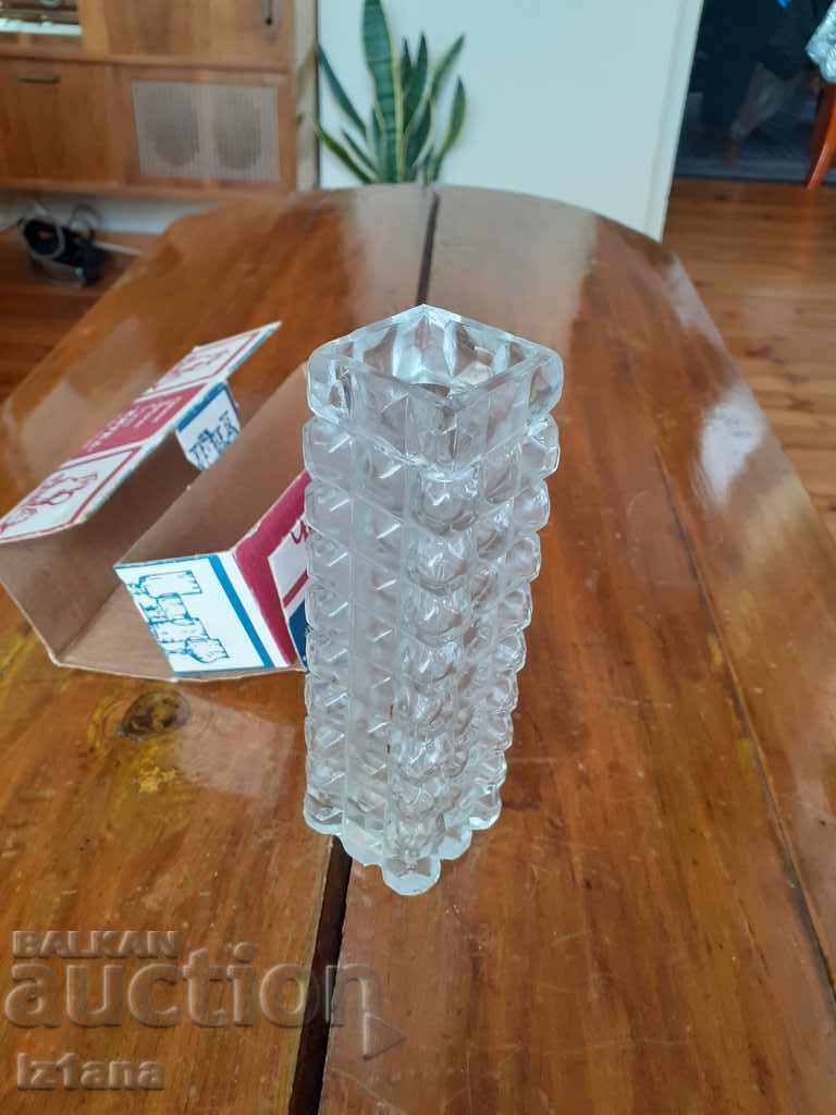 Auction An old glass vase Auction An old glass vase