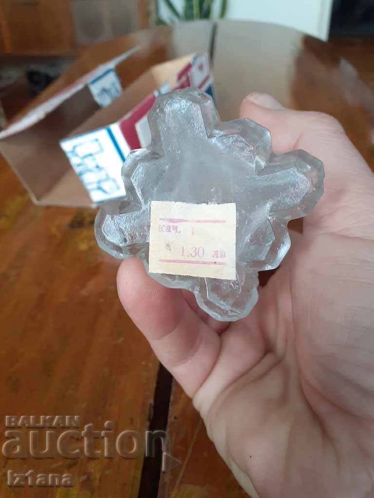 Delivery of An old glass vase Delivery of An old glass vase