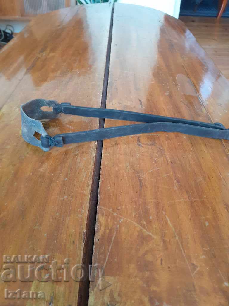 Old baby slingshot with price 10.00 BGN | € 5.11 Old baby slingshot with price 10.00 BGN | € 5.11