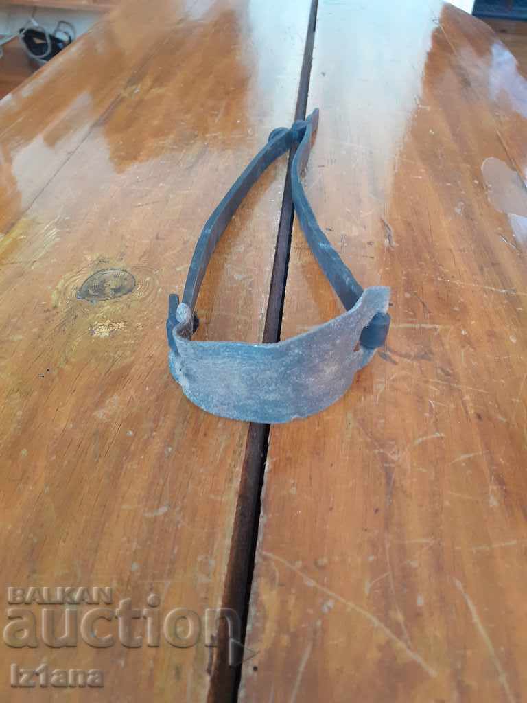 Auction Old baby slingshot Auction Old baby slingshot