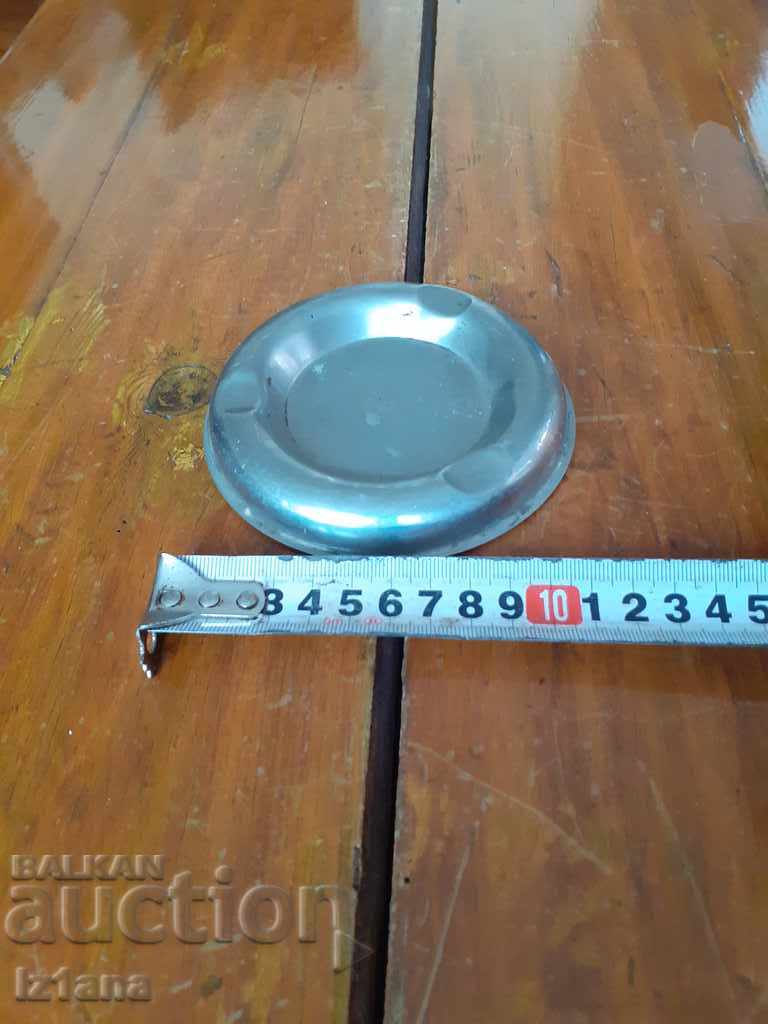 Delivery of Old ashtray Delivery of Old ashtray