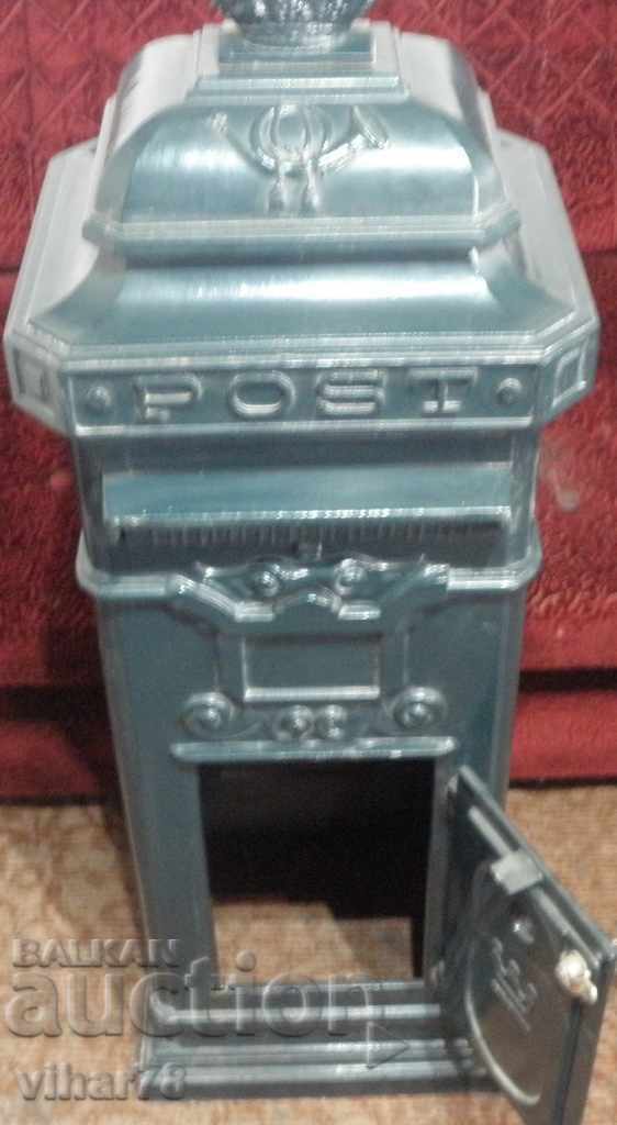 Auction LARGE PO BOX - PERSONAL DELIVERY ONLY Auction LARGE PO BOX - PERSONAL DELIVERY ONLY