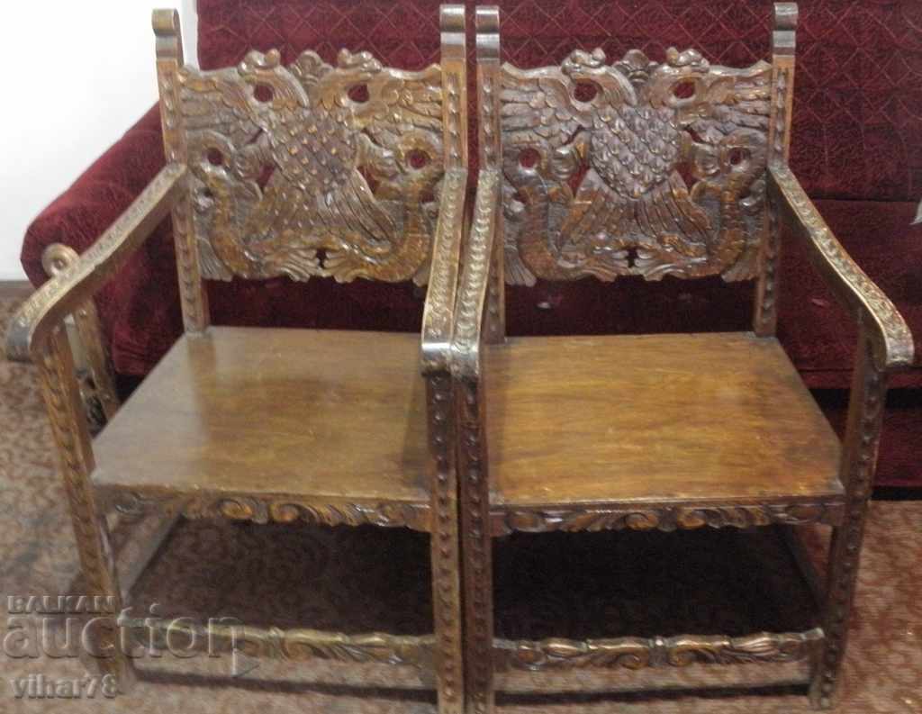 Două scaune vintage sculptate în lemn - Doar cu livrare personală