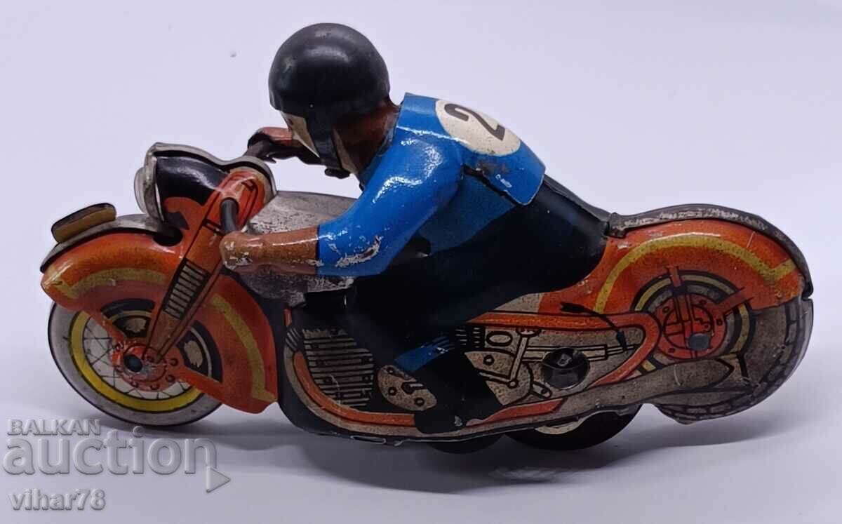 Метален механичен мотор с цена € 39.99 | 78.21 лв.