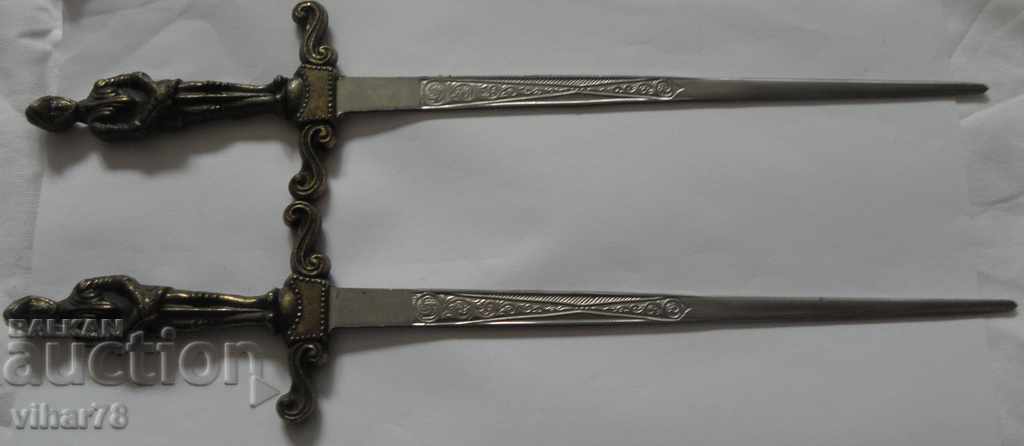 LOT OF TWO LETTER KNIFE