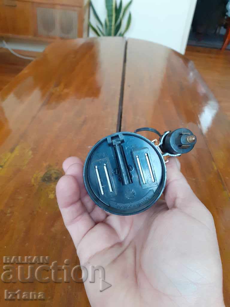 Delivery of Old car lamp Delivery of Old car lamp