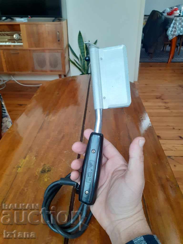 Old iron, trouser press with price 30.00 BGN | € 15.34