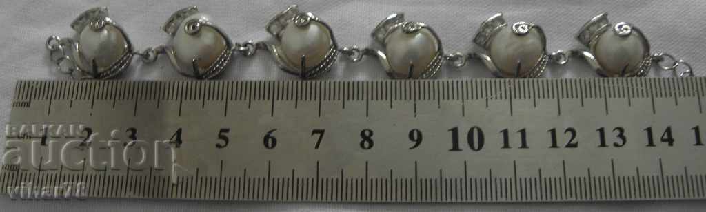 Delivery of ladies' bracelet Delivery of ladies' bracelet