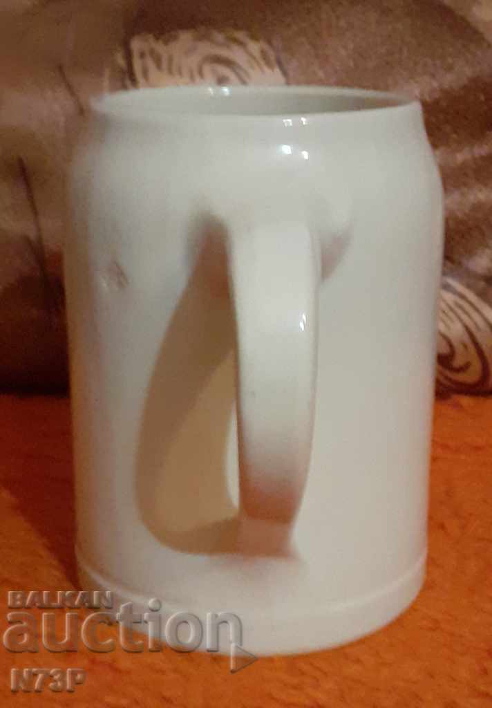 HALBĂ DE BERE. COLECTIE. 0,5L.YUBILEY. cu preț 5.00 BGN | € 2.56 HALBĂ DE BERE. COLECTIE. 0,5L.YUBILEY. cu preț 5.00 BGN | € 2.56