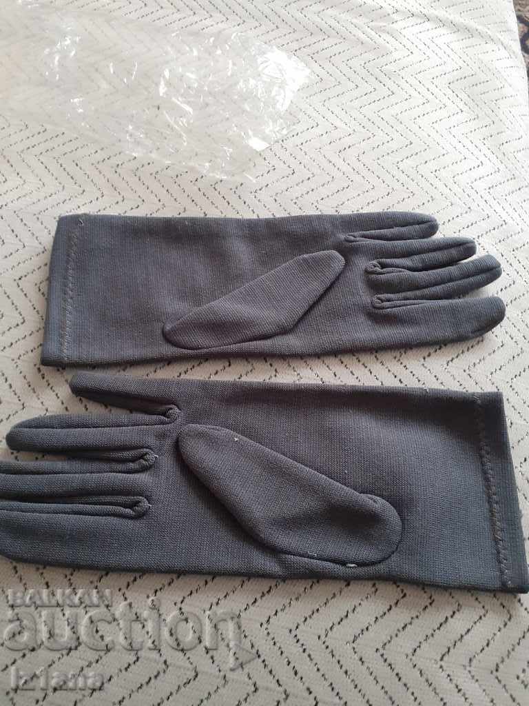 Auction Old ladies' gloves Auction Old ladies' gloves