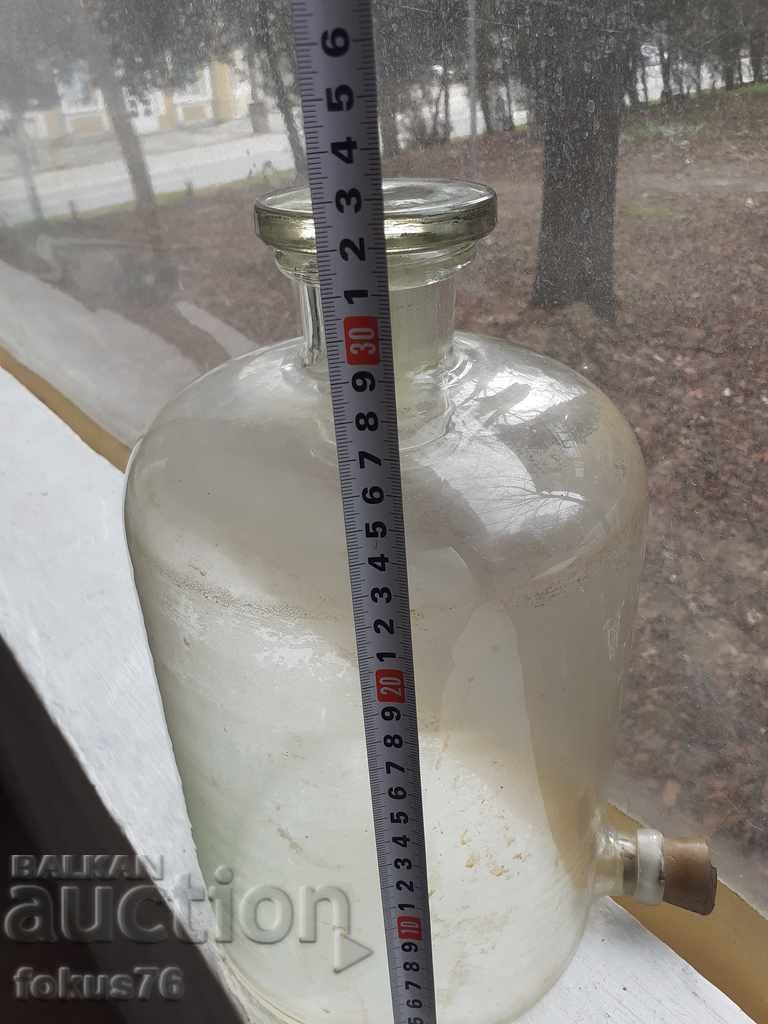 Auction Old medical jar with cinnamon and glass stopper stopper Auction Old medical jar with cinnamon and glass stopper stopper