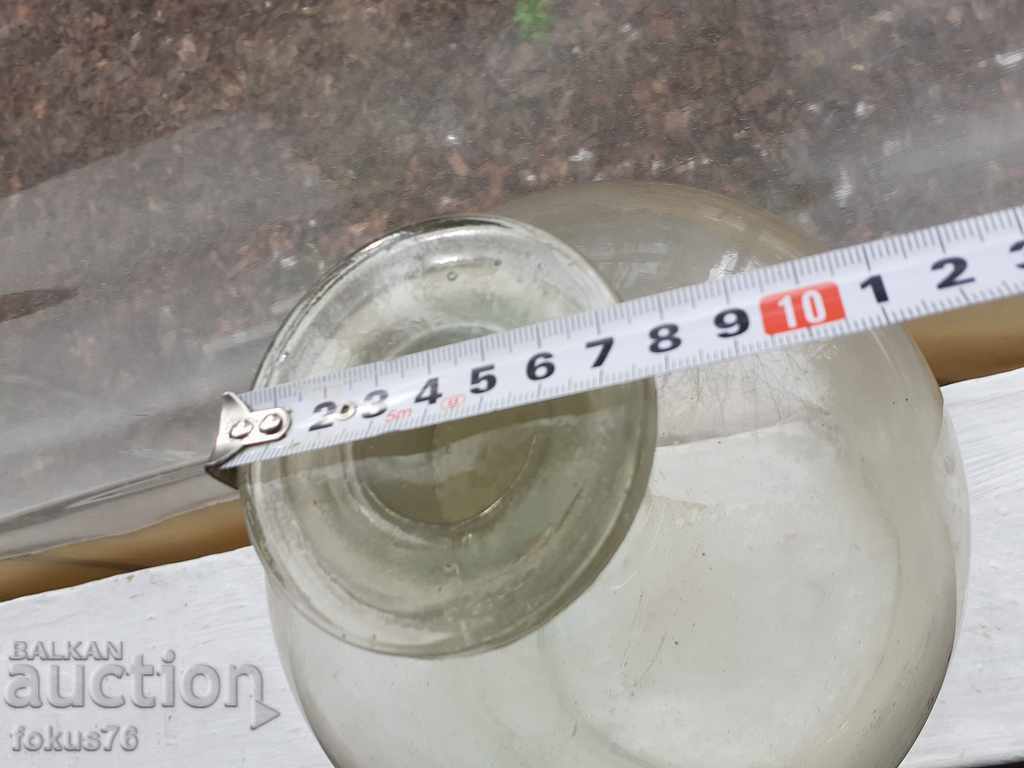 Delivery of Old medical jar with cinnamon and glass stopper stopper Delivery of Old medical jar with cinnamon and glass stopper stopper