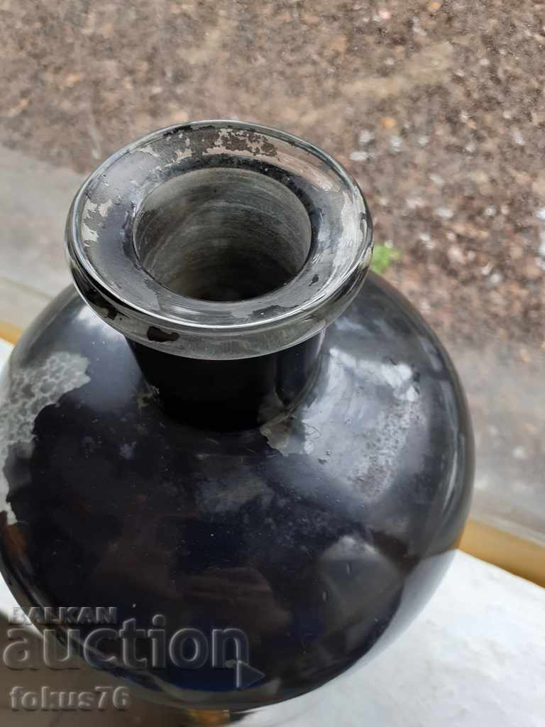 Livrarea Borcan medical vechi vopsit în negru
