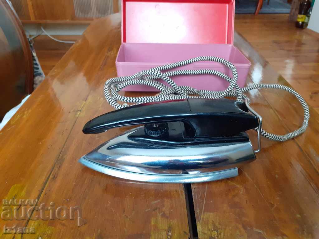 Auction Old electric iron Auction Old electric iron