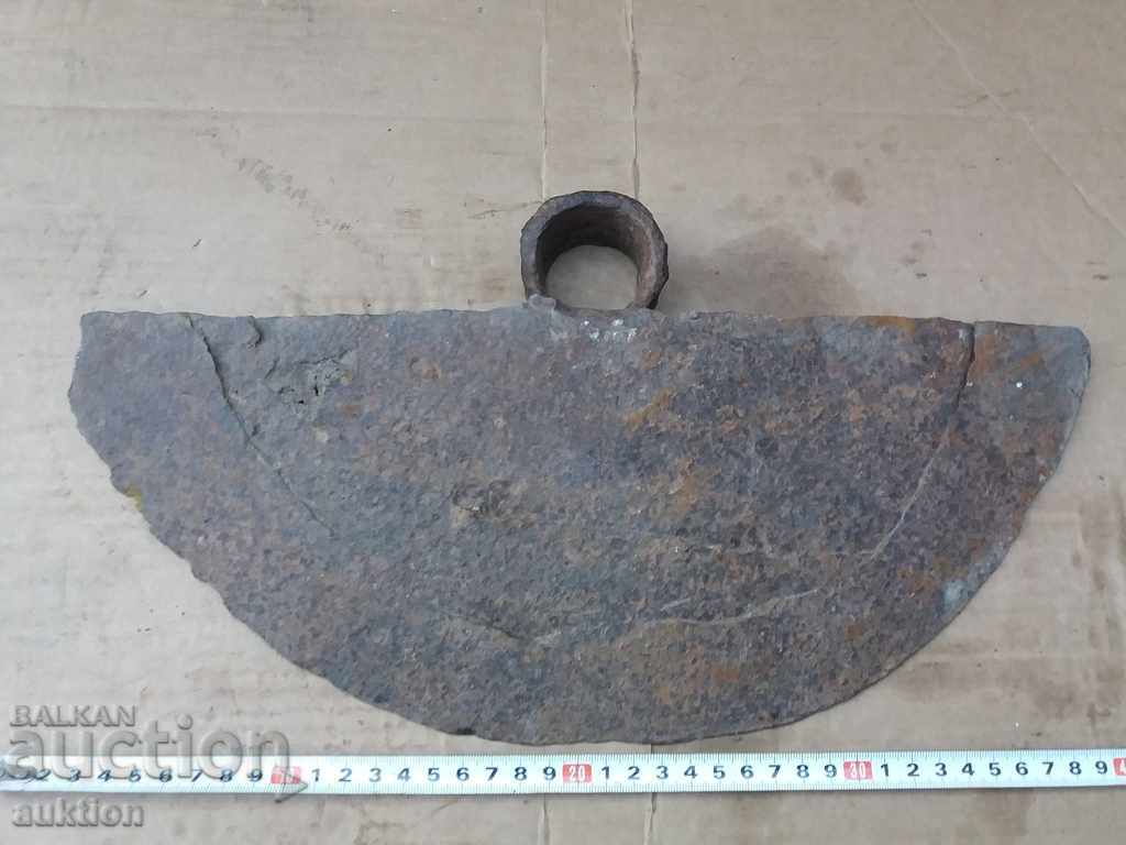 Cârlig vechi forjat masiv - YAMBOL, KOPACHKA cu preț 5.99 BGN | € 3.06 Cârlig vechi forjat masiv - YAMBOL, KOPACHKA cu preț 5.99 BGN | € 3.06