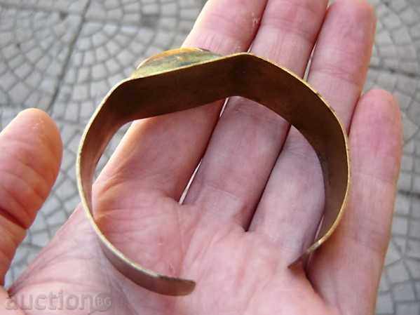 Δημοπρασία OLD ΒΡΑΧΙΟΛΙ ΜΕ ΚΕΧΡΙΜΠΑΡΙ Δημοπρασία OLD ΒΡΑΧΙΟΛΙ ΜΕ ΚΕΧΡΙΜΠΑΡΙ