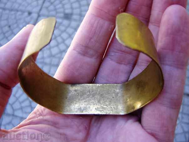 Παράδοση OLD ΒΡΑΧΙΟΛΙ ΜΕ ΚΕΧΡΙΜΠΑΡΙ Παράδοση OLD ΒΡΑΧΙΟΛΙ ΜΕ ΚΕΧΡΙΜΠΑΡΙ