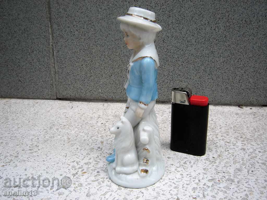 Auction STAR PORCELAIN GIRL WITH GIRL Auction STAR PORCELAIN GIRL WITH GIRL