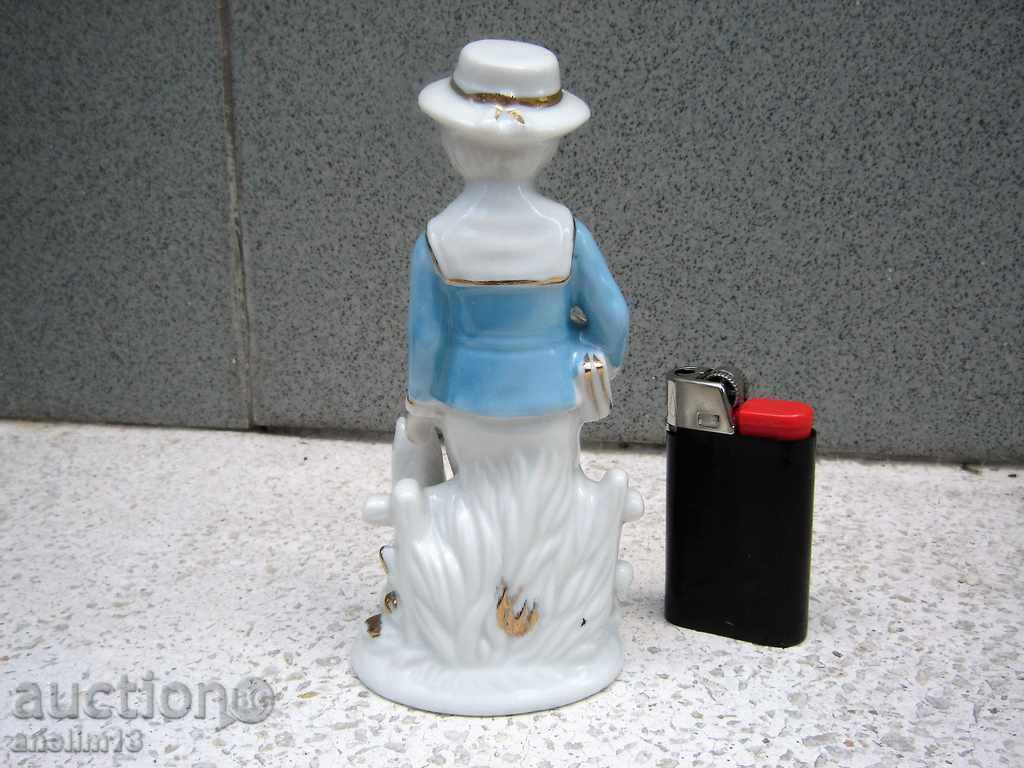 Delivery of STAR PORCELAIN GIRL WITH GIRL Delivery of STAR PORCELAIN GIRL WITH GIRL