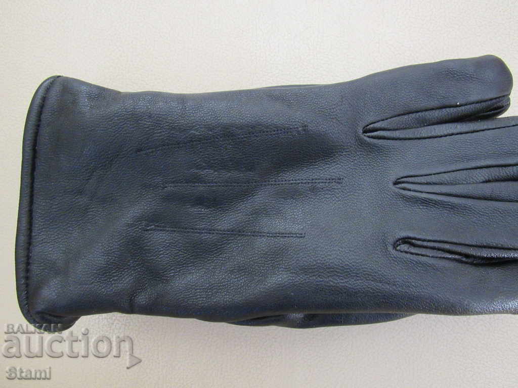 Black men's leather gloves with genuine leather lining, with price 38.00 BGN | € 19.43 Black men's leather gloves with genuine leather lining, with price 38.00 BGN | € 19.43