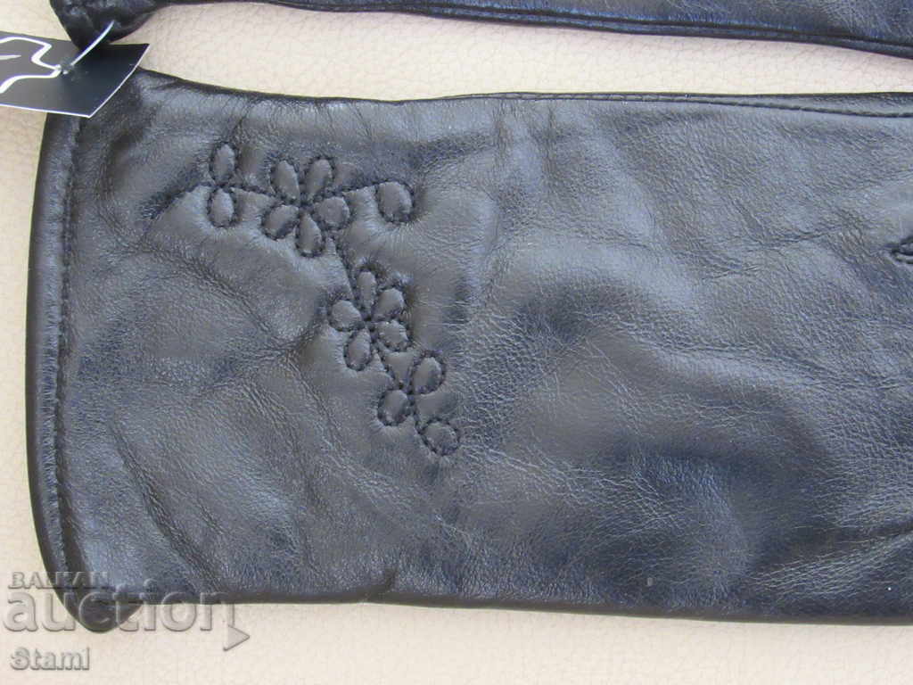 Black women's leather gloves with genuine leather lining, with price 36.00 BGN | € 18.41 Black women's leather gloves with genuine leather lining, with price 36.00 BGN | € 18.41