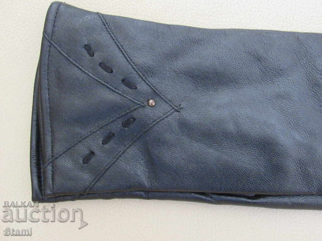 Black women's leather gloves with genuine leather lining, with price 37.00 BGN | € 18.92 Black women's leather gloves with genuine leather lining, with price 37.00 BGN | € 18.92