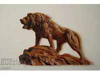 Leu, pictură ajurata după sculptură