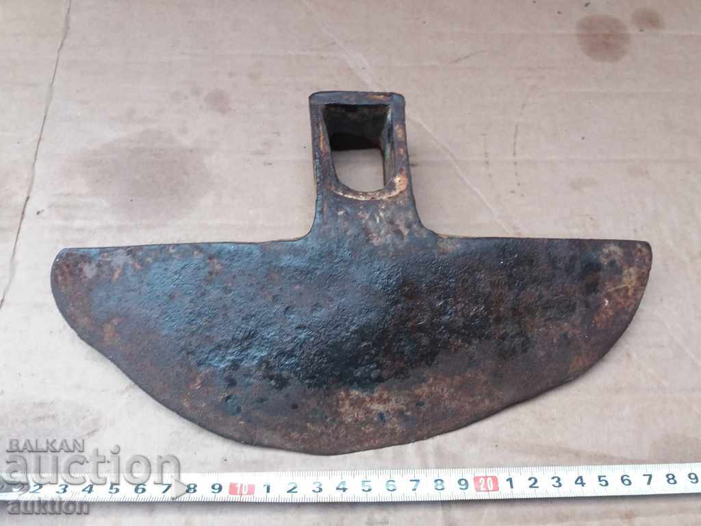 Auction  WROUGHTED PICK, DROP