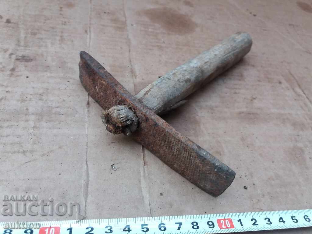 OLD HORSES LOVE CHUCK - 5 OLD HORSES LOVE CHUCK - 5