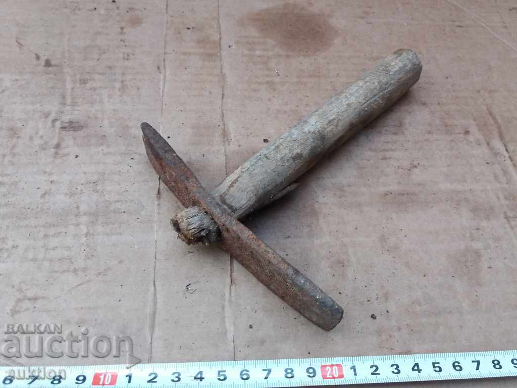 OLD HORSES LOVE CHUCK - 6 OLD HORSES LOVE CHUCK - 6