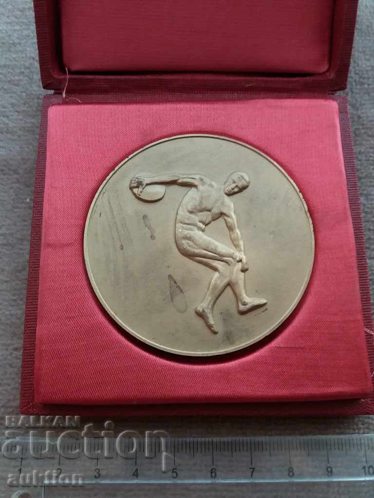 Delivery of HONOR MARK IN A BOX - SOLID BRONZE Delivery of HONOR MARK IN A BOX - SOLID BRONZE