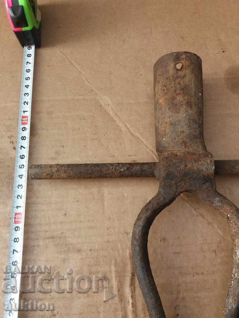 Auction REVIVAL MASSIVE FORGED VILLA FOR BEET REMOVAL Auction REVIVAL MASSIVE FORGED VILLA FOR BEET REMOVAL