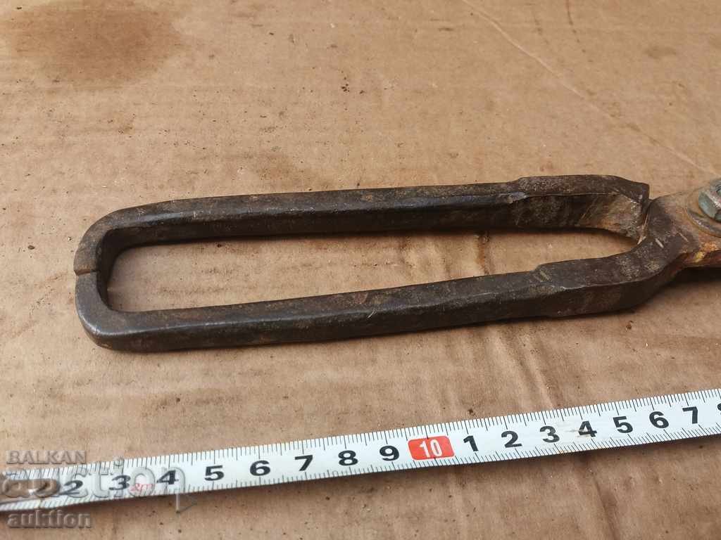 Auction OLD FORGED, STEEL STEAMED SHEET METAL SCISSORS Auction OLD FORGED, STEEL STEAMED SHEET METAL SCISSORS