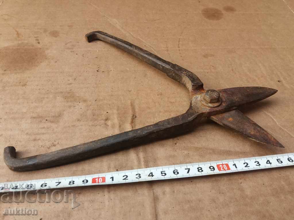 OLD FORGED, STEEL STEAMED SHEET METAL SCISSORS - 7 OLD FORGED, STEEL STEAMED SHEET METAL SCISSORS - 7