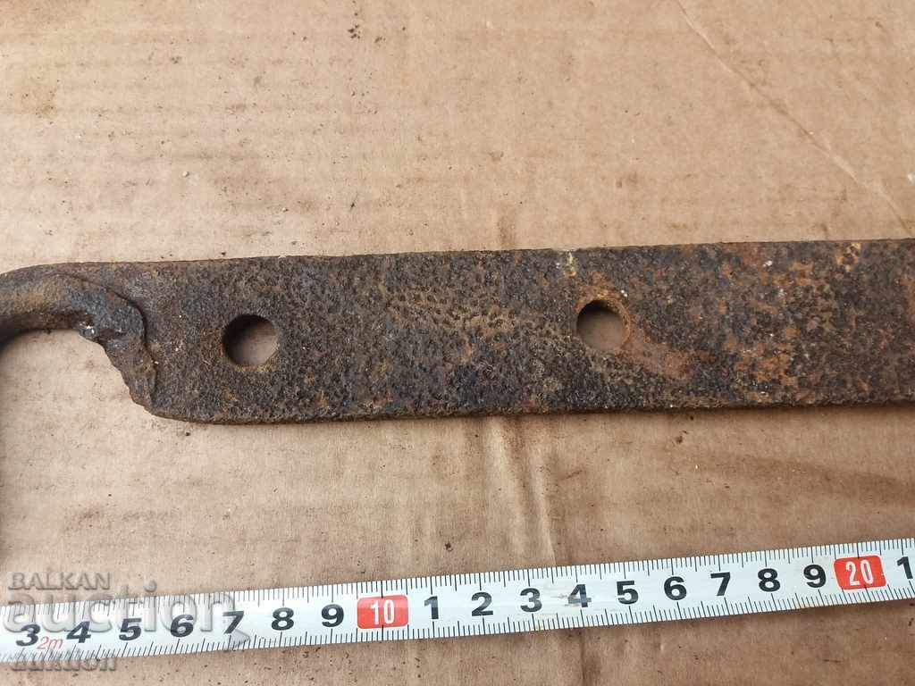 Auction REVIVAL MASSIVE FORGED GATE LOCK - CRANE Auction REVIVAL MASSIVE FORGED GATE LOCK - CRANE