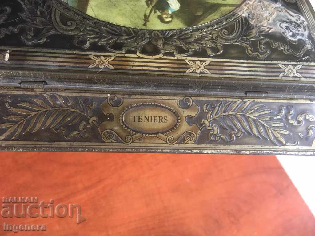 METAL RELIEF BOX ANTIQUE ON HINGES - 6 METAL RELIEF BOX ANTIQUE ON HINGES - 6