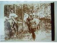 Царство България стара снимка картичка войник коне разходка