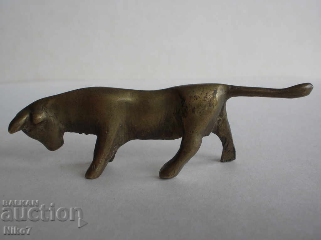 Antique bronze figurine (statue, plastic) of a bull. with price 34.99 BGN | € 17.89 Antique bronze figurine (statue, plastic) of a bull. with price 34.99 BGN | € 17.89