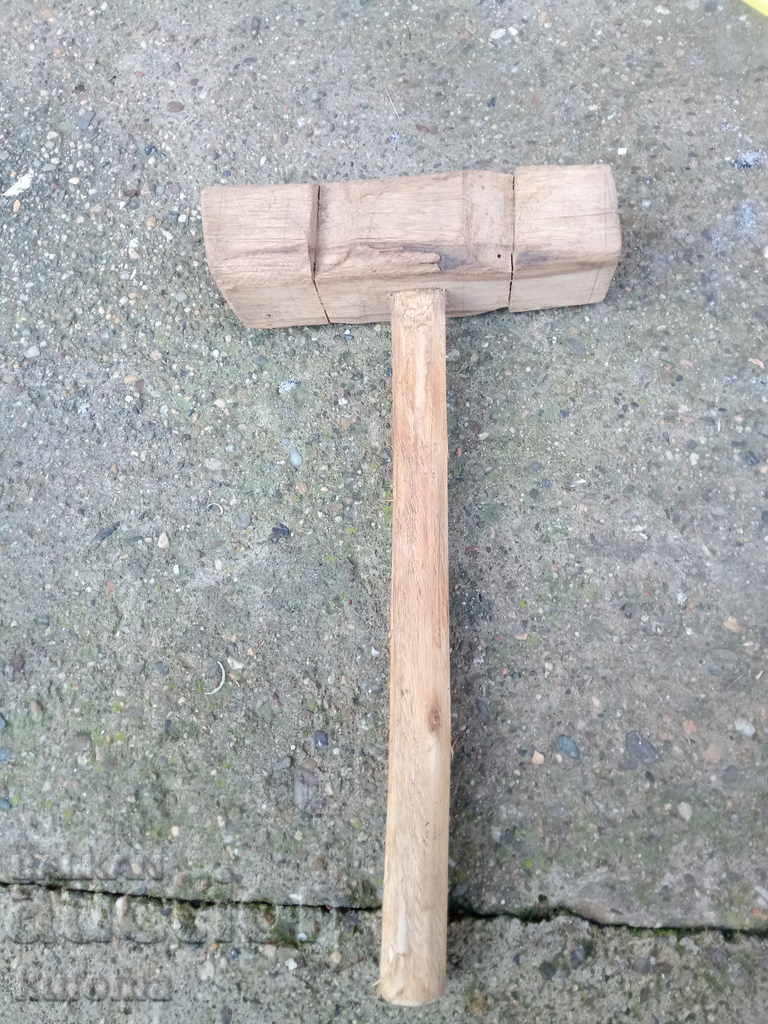 Доставка на Стар дървен чук