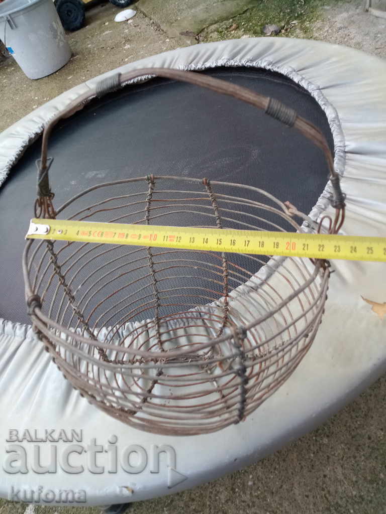 Πολύ παλιό καλάθι αγορών με τιμή 29.99 BGN | € 15.33 Πολύ παλιό καλάθι αγορών με τιμή 29.99 BGN | € 15.33